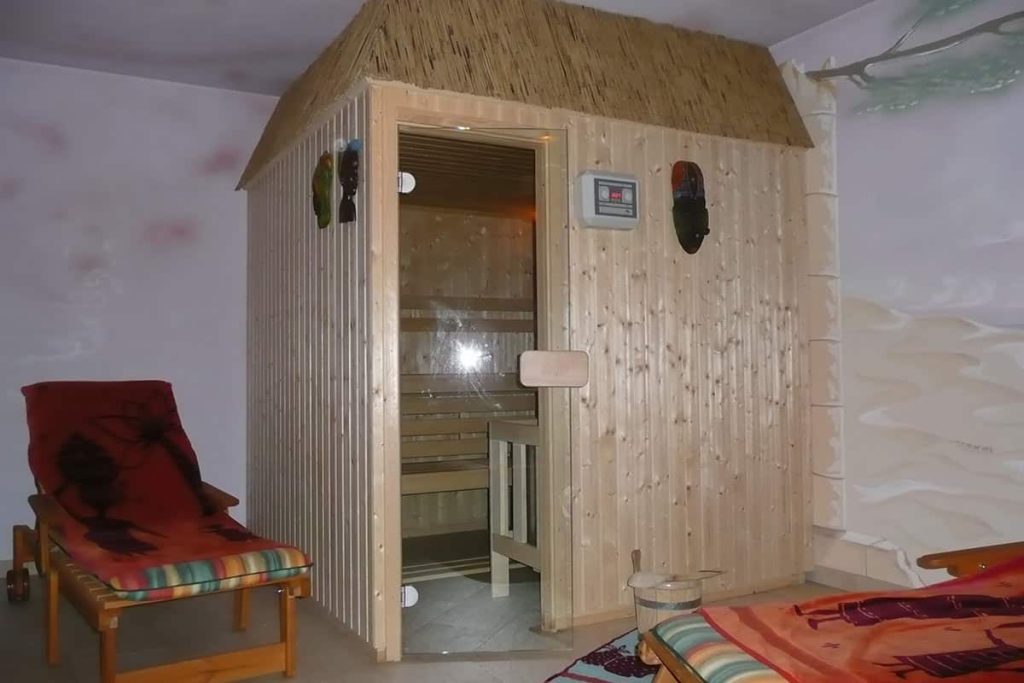 Gemütliche Sauna im Landhaus Servus, ideal zum Entspannen nach einem aktiven Tag.
